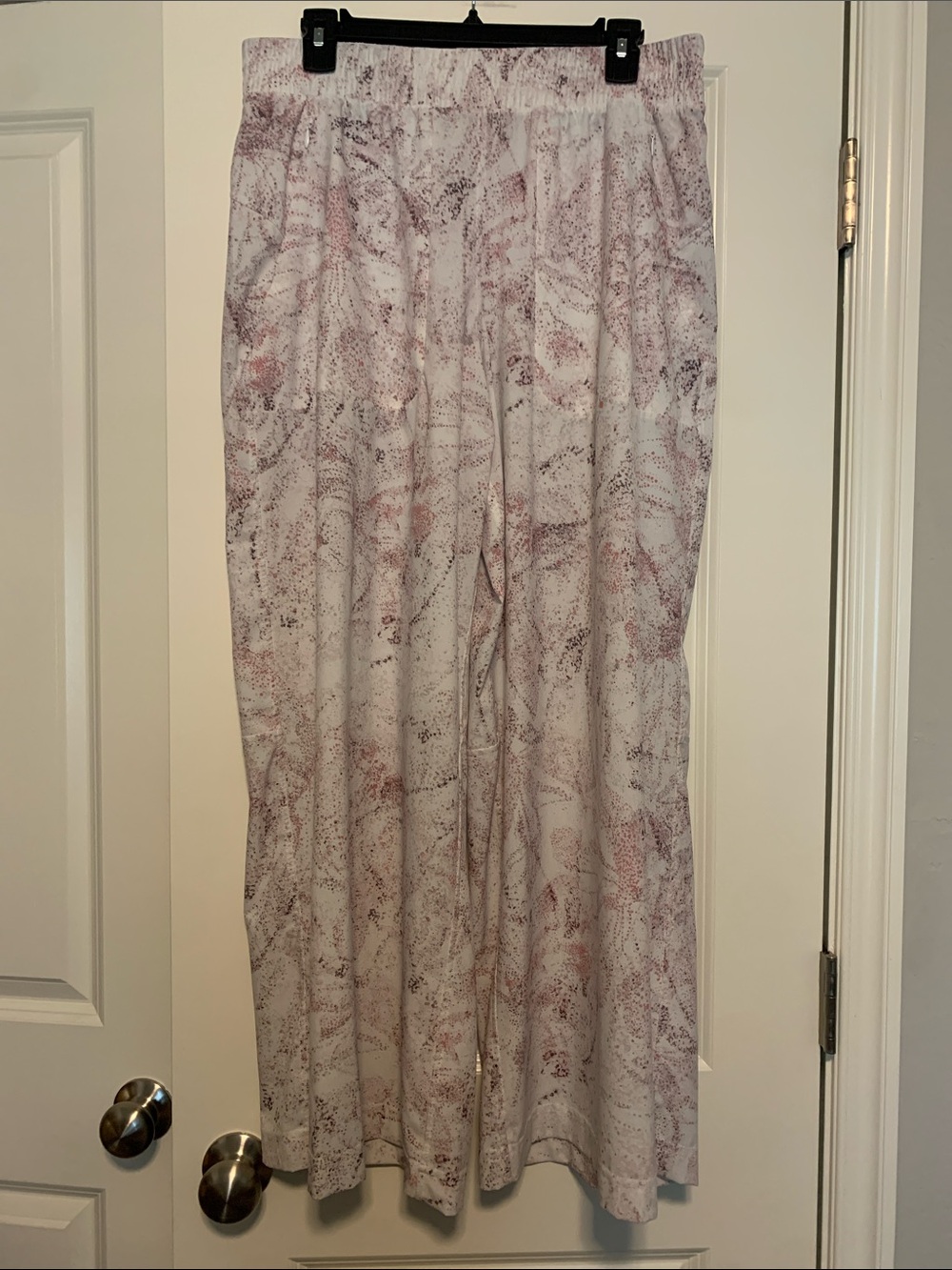 lululemon athletica Swift Wide Leg Pants, Sz 10, professionally hemmed to 28 in